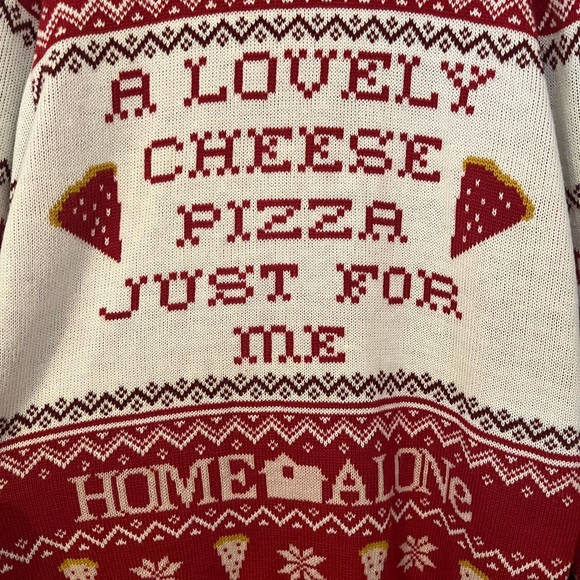 HOME ALONE MOVIE XMAS SWEATER. BRAND NEW. ADULT SIZE XL - Picture 2 of 6